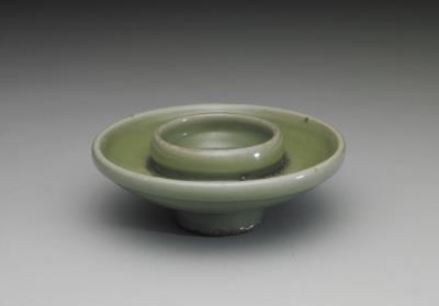 图片[2]-Saucer in green glaze. Longquan ware. Ming Dynasty, 14th-15th century-China Archive